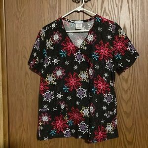 Snowflake scrub top- M